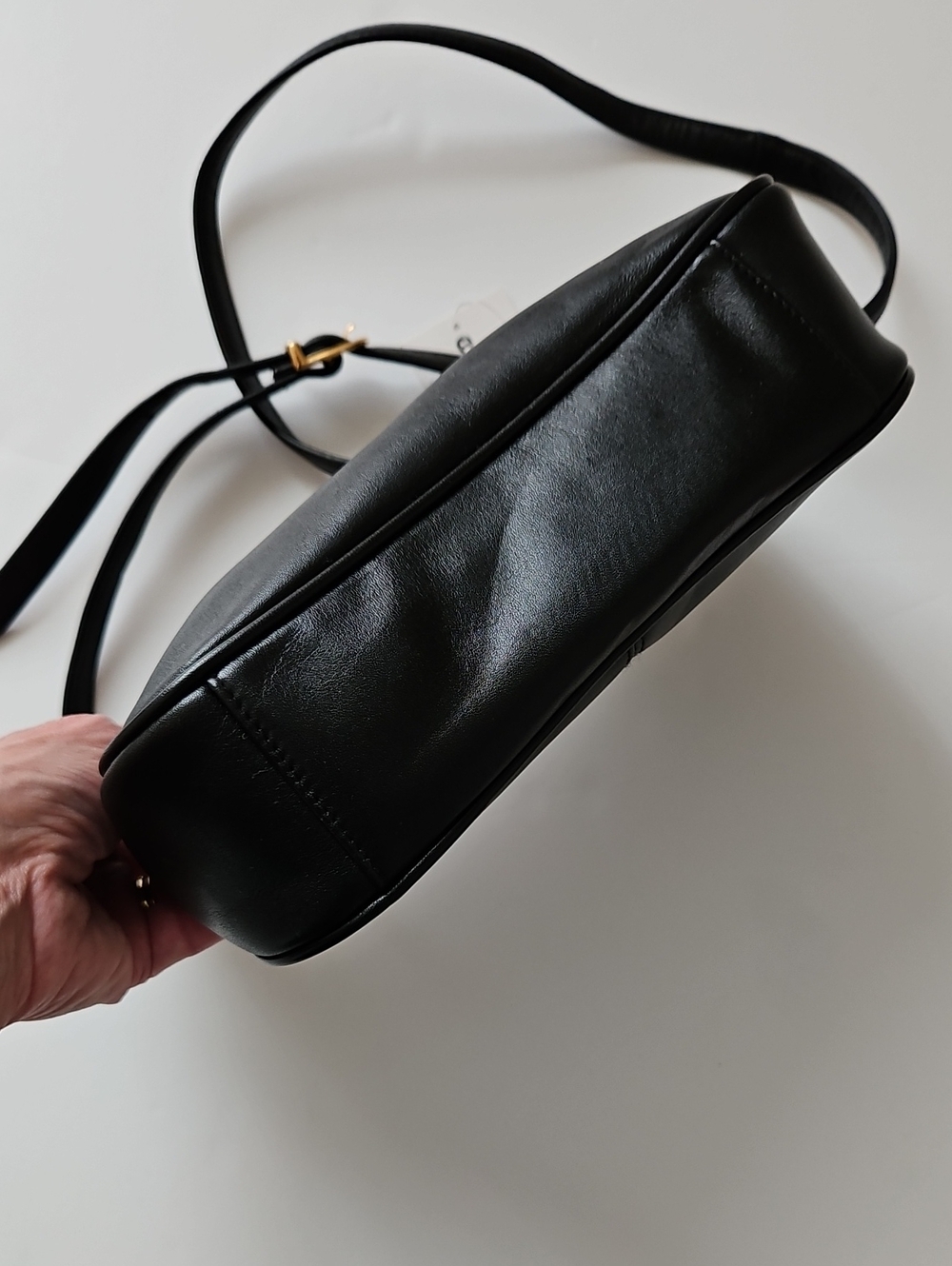 Etienne Aigner NWT Black Leather Shoulder Bag Goldtone Hardware - Picture 4 of 11